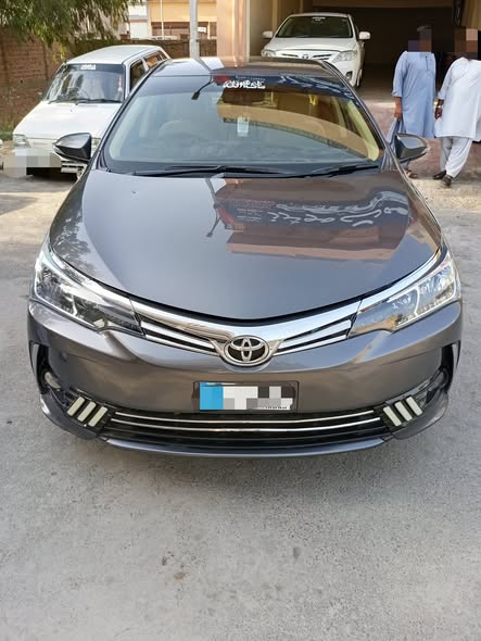 Toyota Corolla Altis Grande X CVT-i 1.8 Black Interior