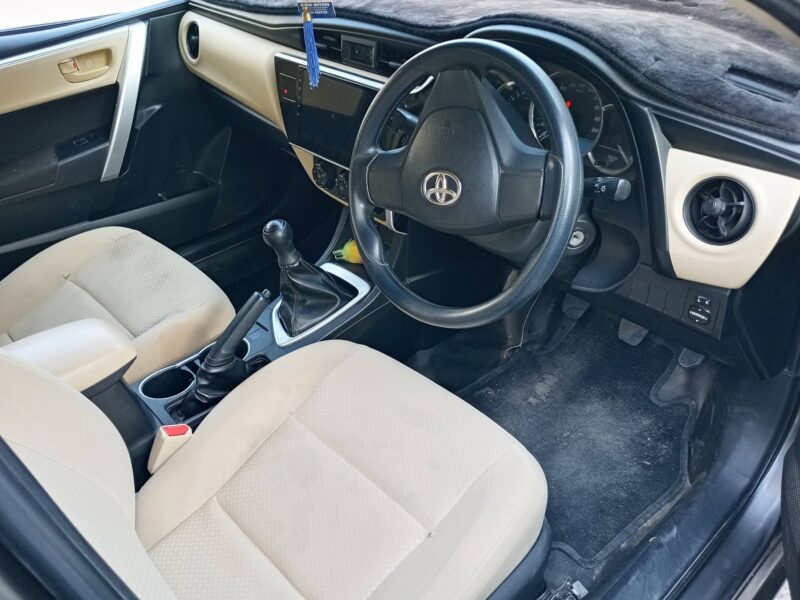 Toyota Corolla Altis Grande X CVT-i 1.8 Black Interior